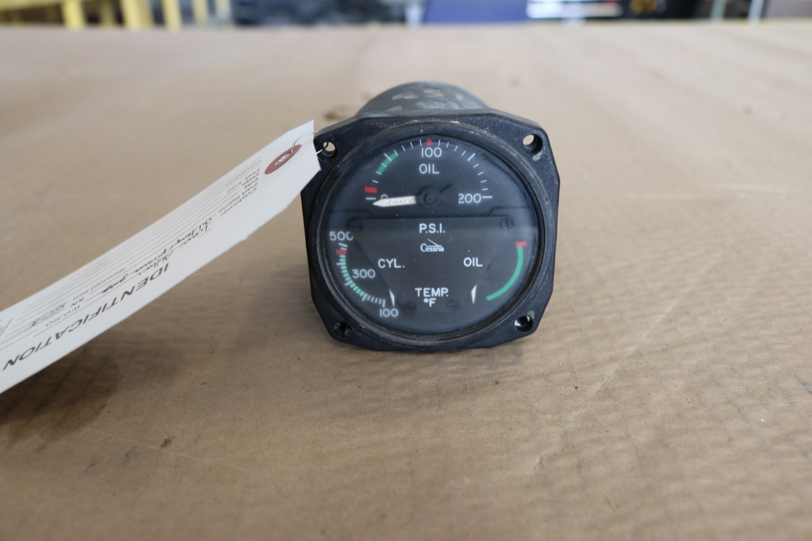 Cessna 340 Engine Gauge (Oil Pressure