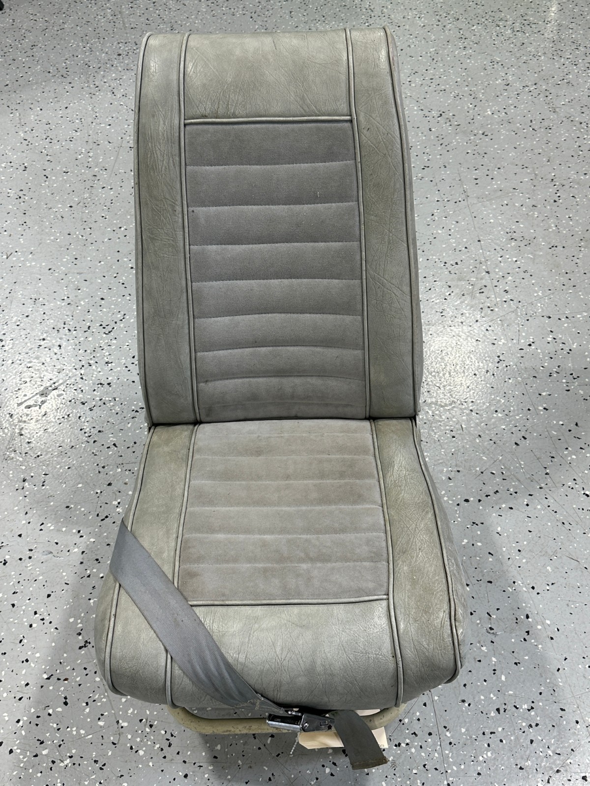 Mooney M20E SEAT - FRONT PILOT