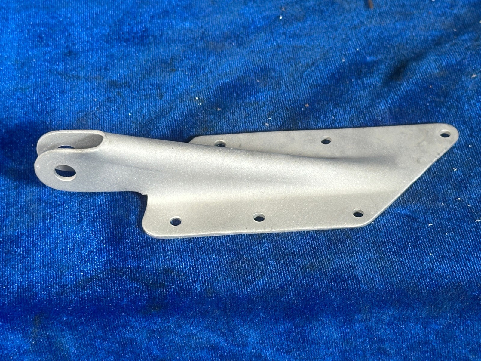 Piper PA 28-140 HING ASSY LOWER