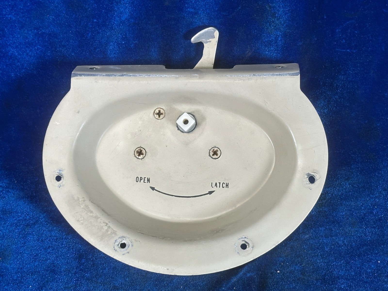 Piper PA 28-140 LATCH ASSY -