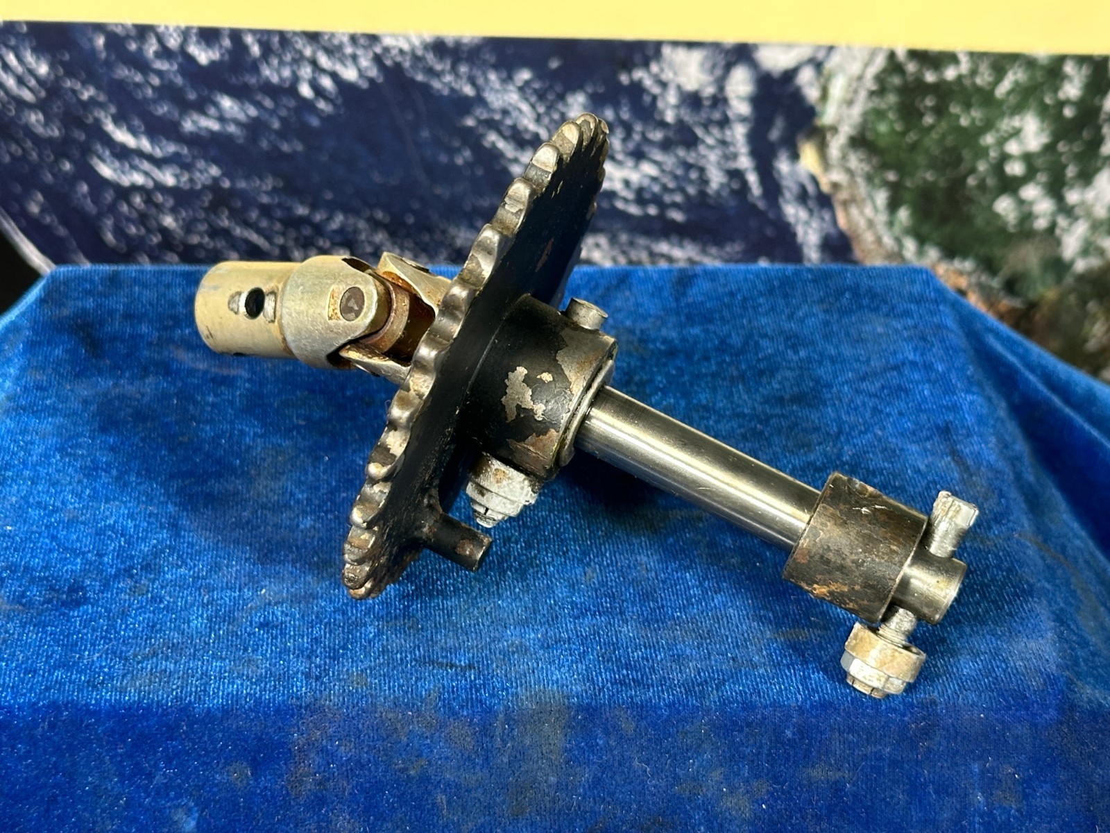 Piper PA38-112 SPROKET ASSY + SHAFT