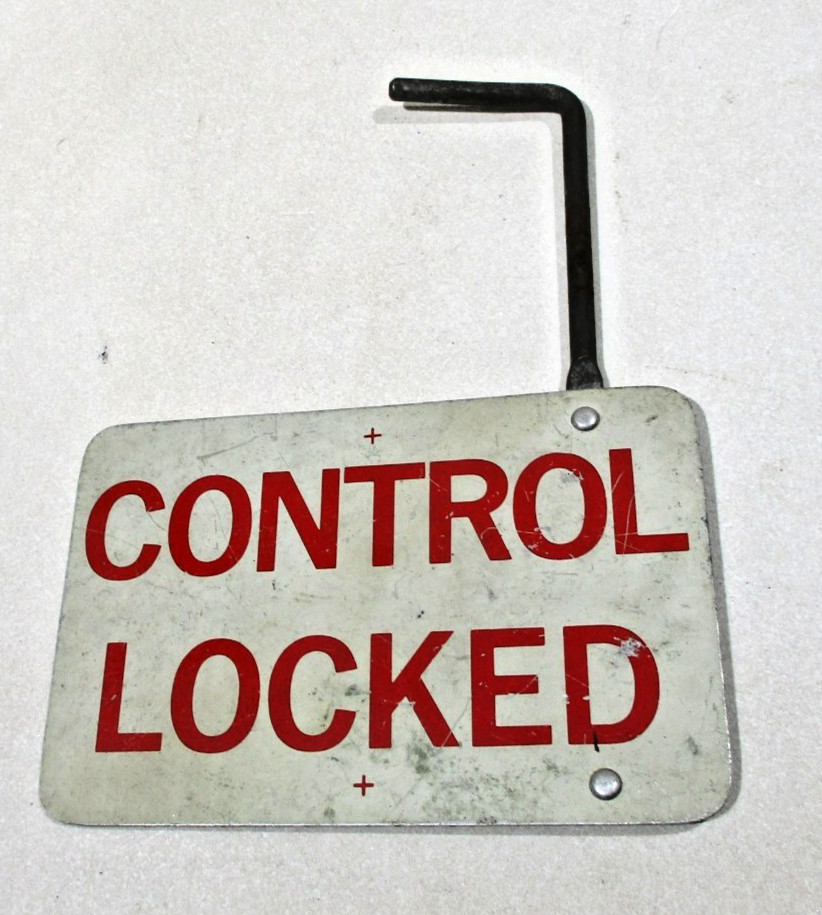Cessna Aircraft Control Lock Locked 9016