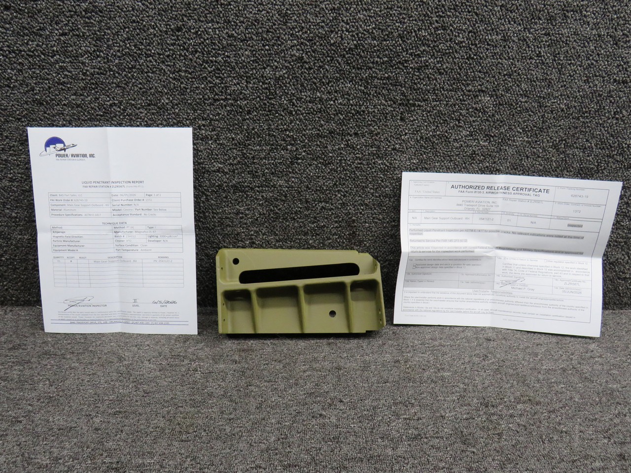 Cessna Aircraft Parts 0541121-2 Cessna 172B Main Gear