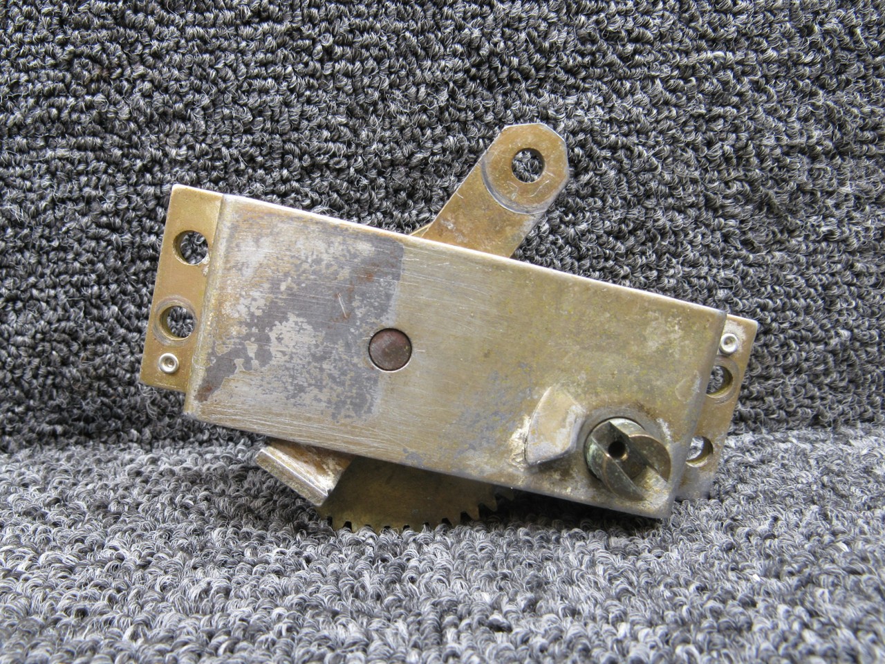 Cessna Aircraft Parts 1M2-15 Cessna 421C Fuel Selector