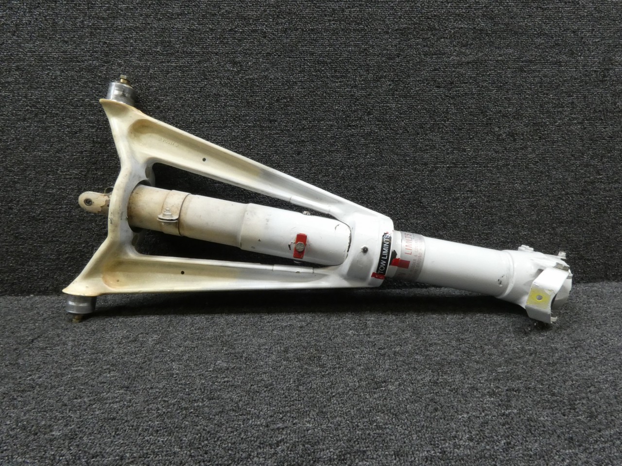 Cessna Aircraft Parts 5842000-212, 5842000-213 Cessna 421C Nose