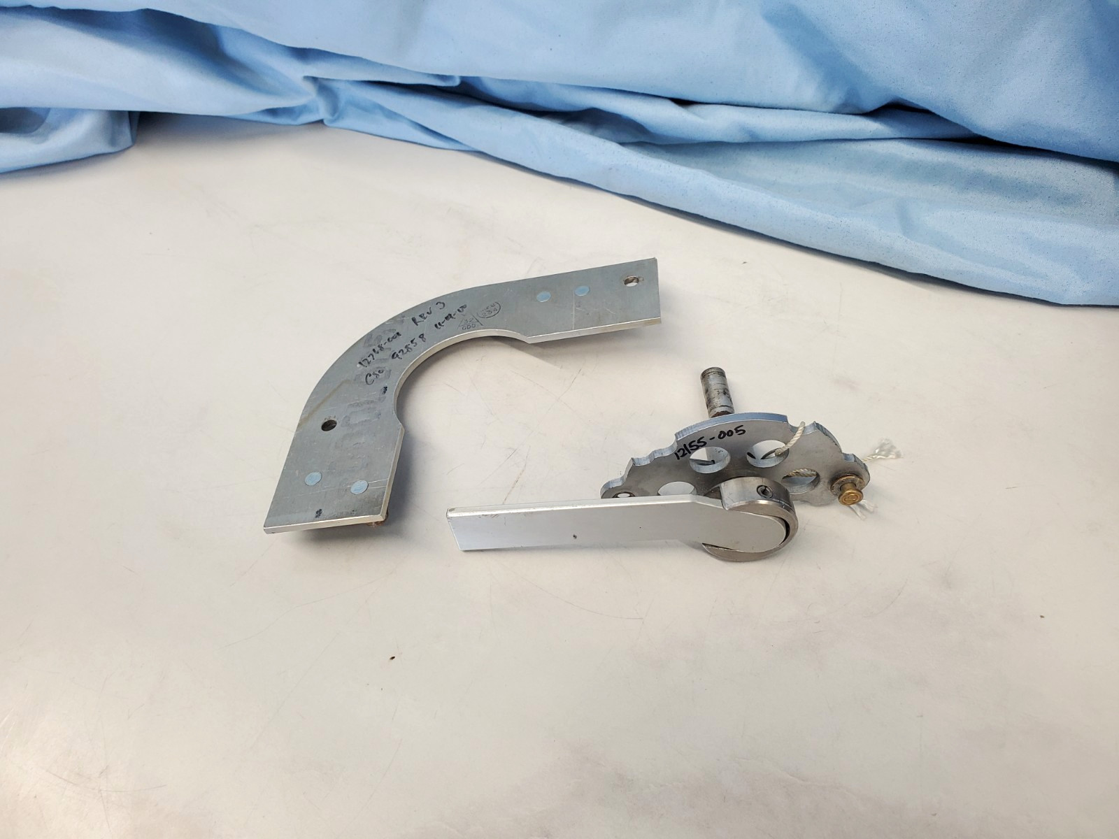 Cirrus Cabin Door Latch Assembly Incomplete P