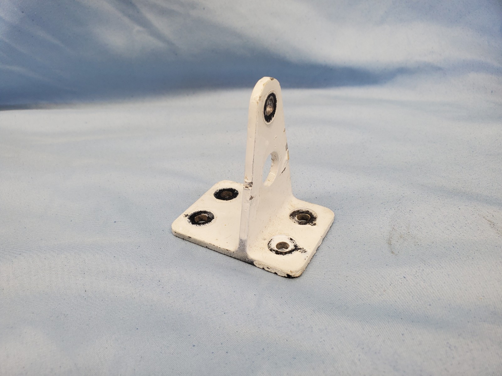 Cirrus Midspan Elevator Hinge P