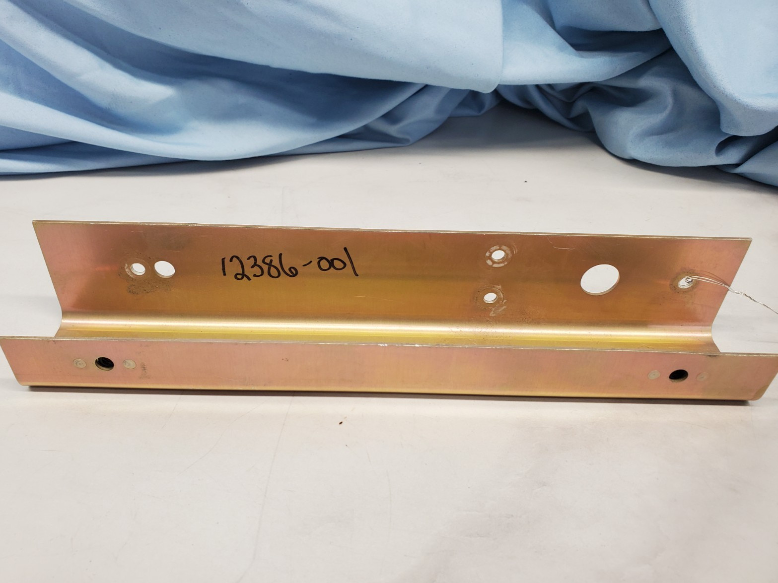 Cirrus SR20 Marker Beacon Mounting Bracket P