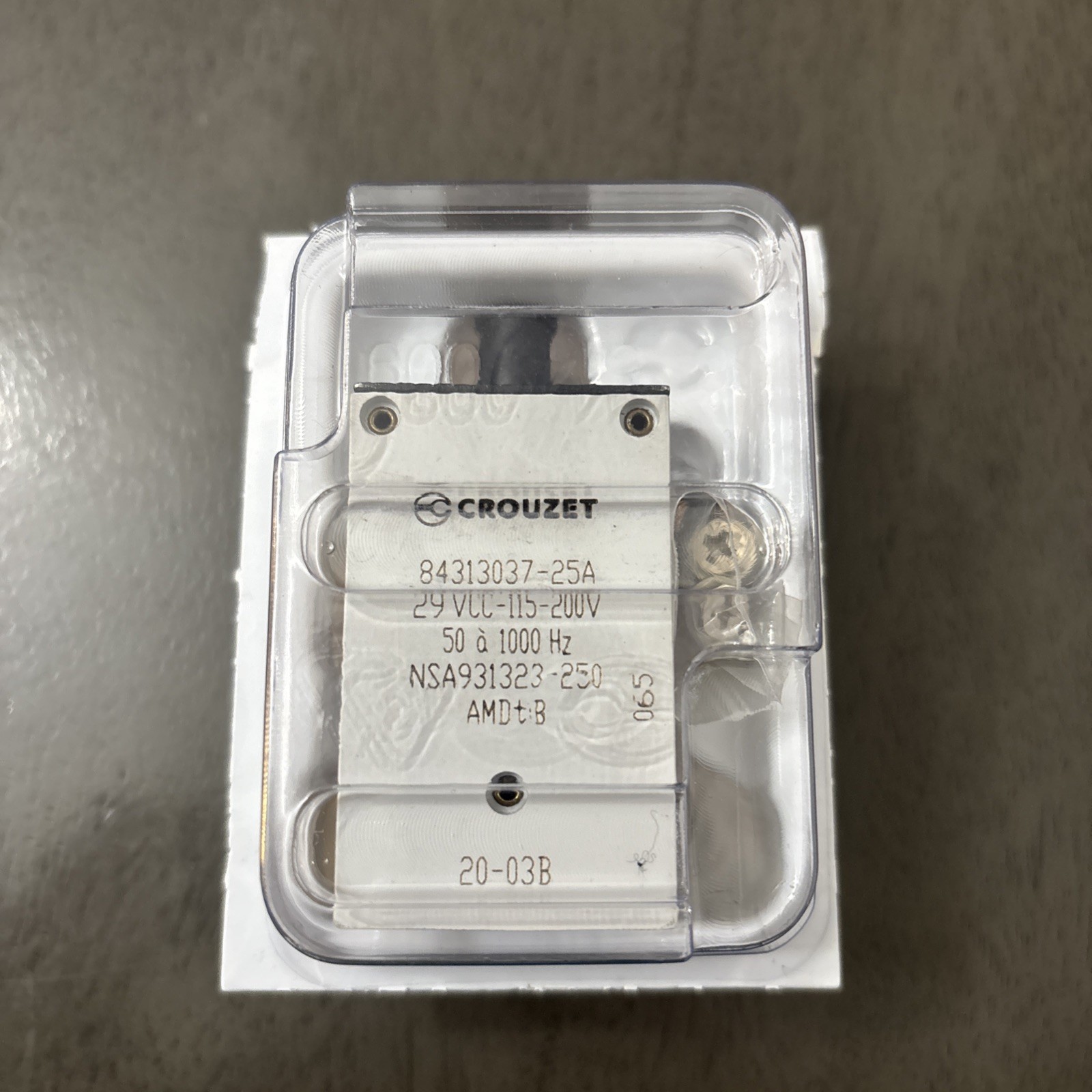 Crouzet 84313037-25A Circuit Breaker NSA931323-250 29VDC 115