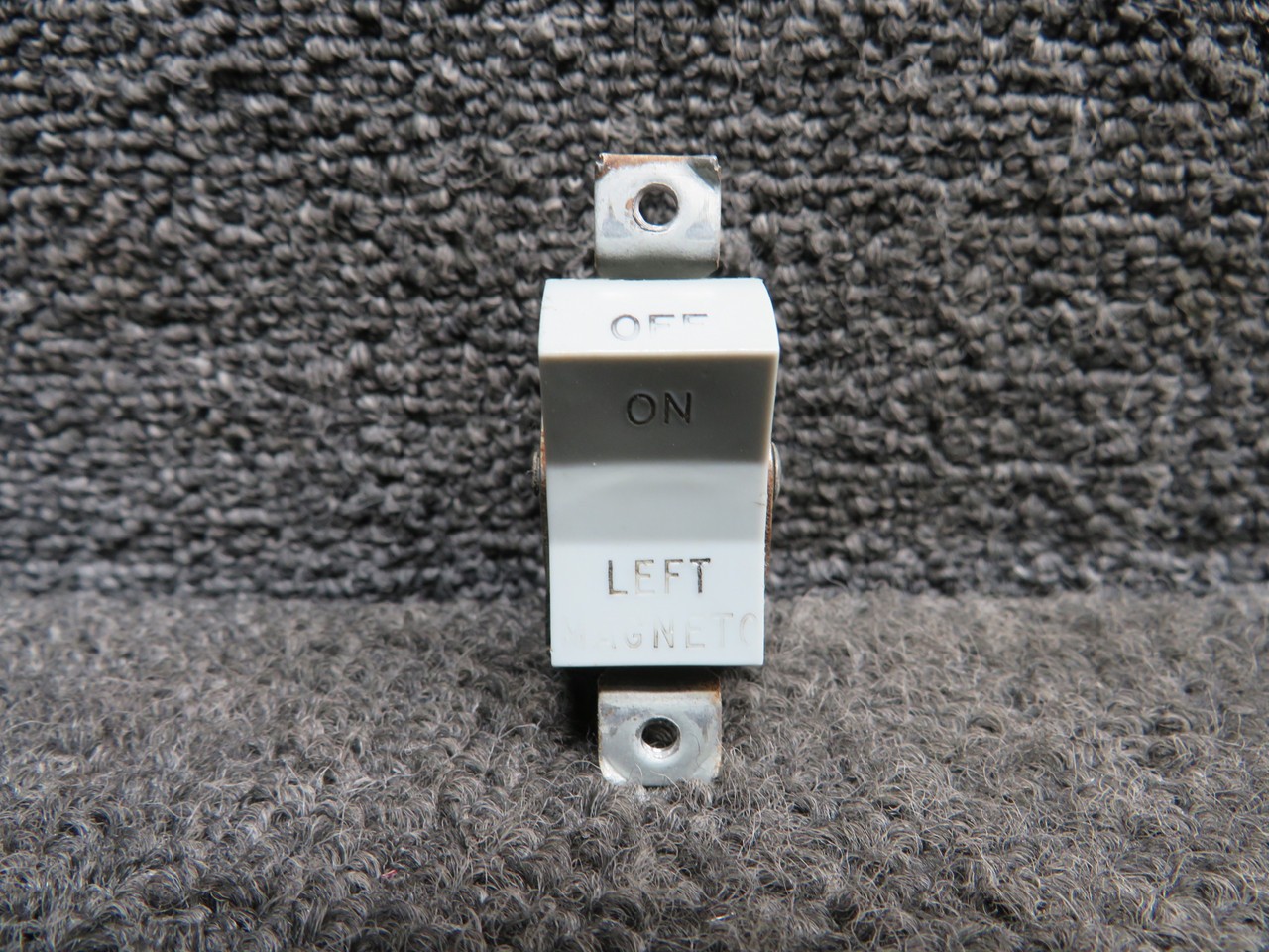 Cutler-Hammer 587-832 (Alt: 99377-008) Piper PA34-200T
