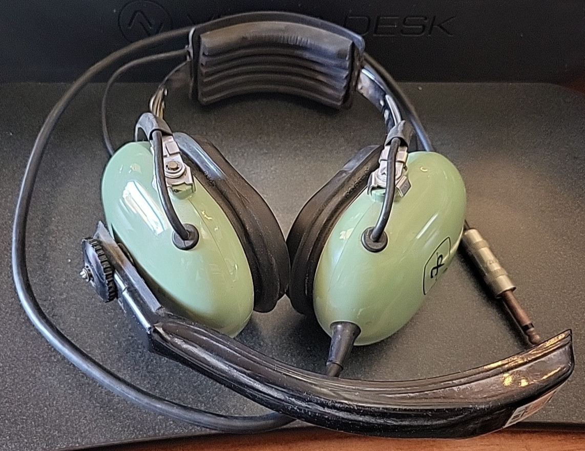 David Clark Aviation Headset model H5030 Pilot
