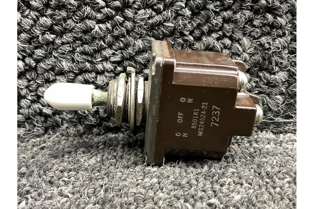 Cessna Aircraft Parts 8501K1 (Use: MS24524-21) Cessna 310Q