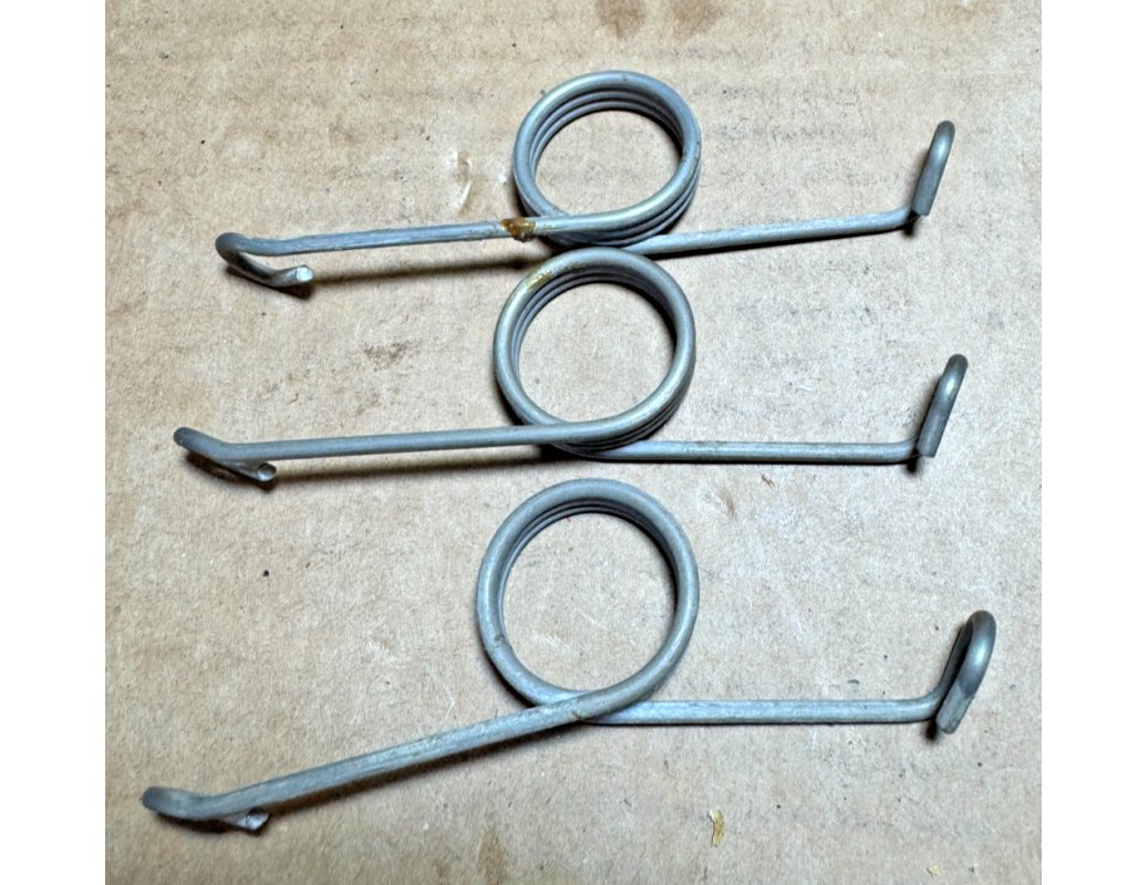 Mooney Three Exhaust Hanger Springs PN
