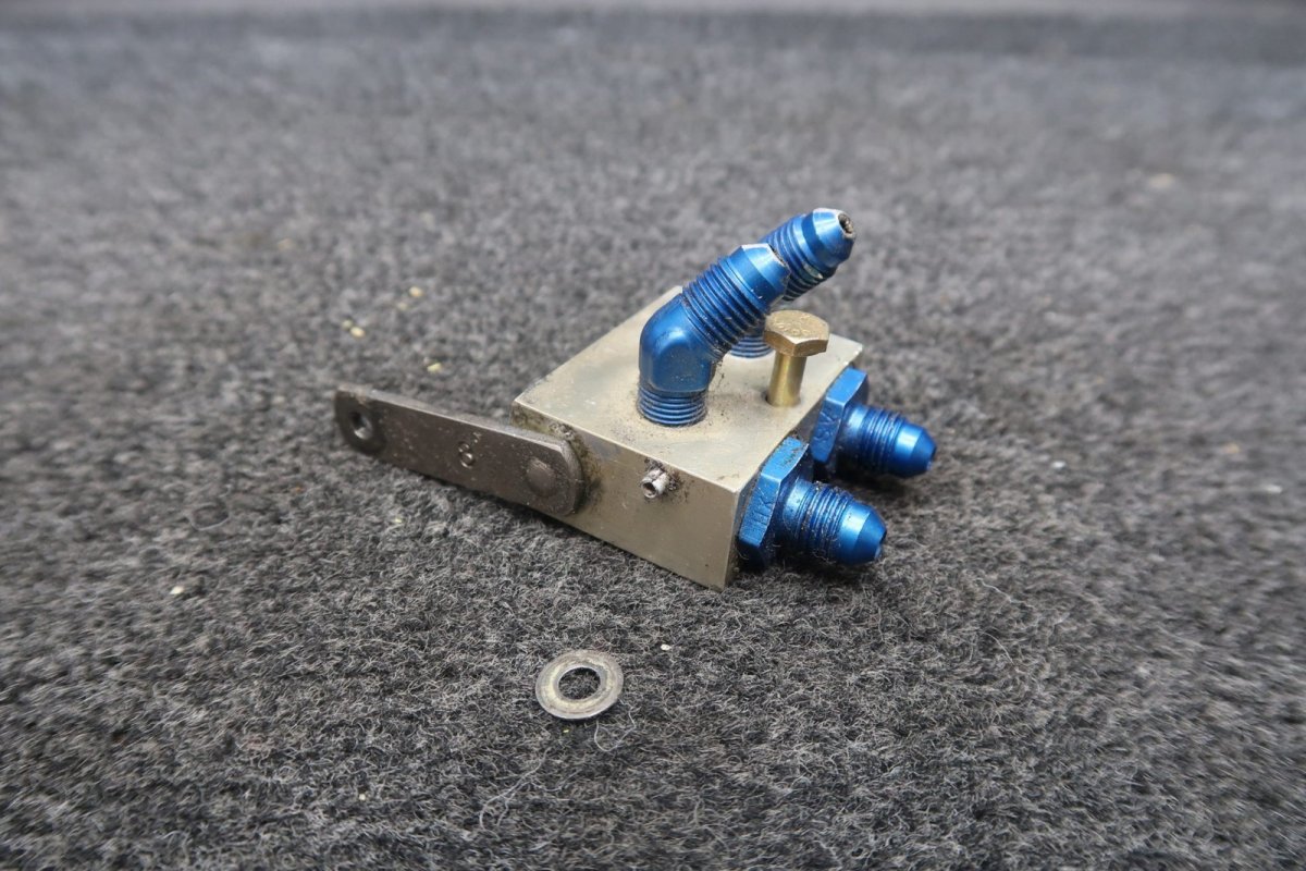 Cirrus Cleveland SR20 Parking Brake Valve