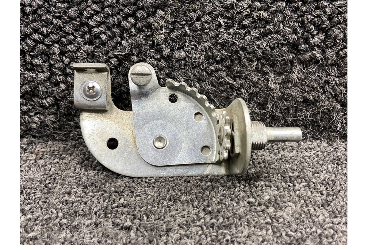 Cessna Aircraft Parts 0813501-17 Cessna 310Q Defrost Controller