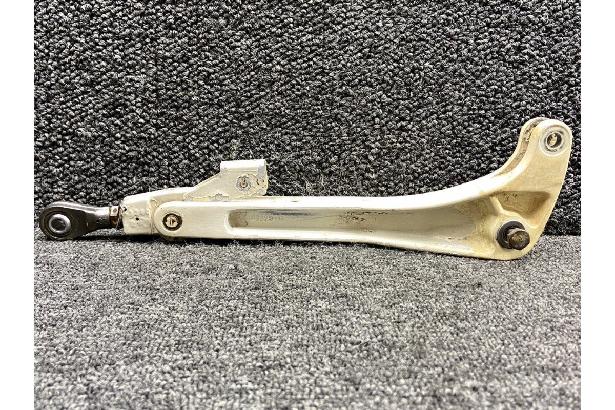 Cessna Aircraft Parts 5041001-5, 0841110-2 Cessna 310Q Main