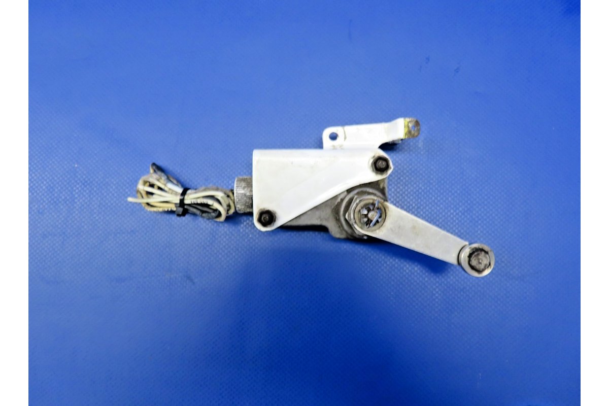Cessna 310N Main Gear Safety Switch P