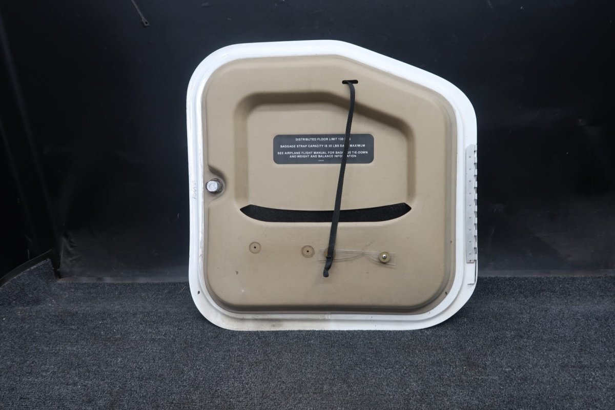 Cirrus SR20 Baggage Door 20302-001