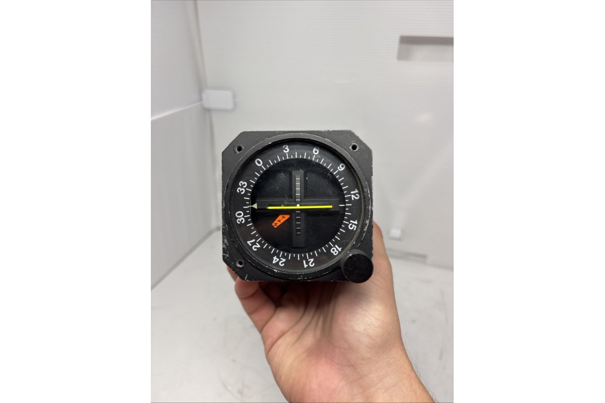 Narco Avionics ID-824 VOR LOC Glide