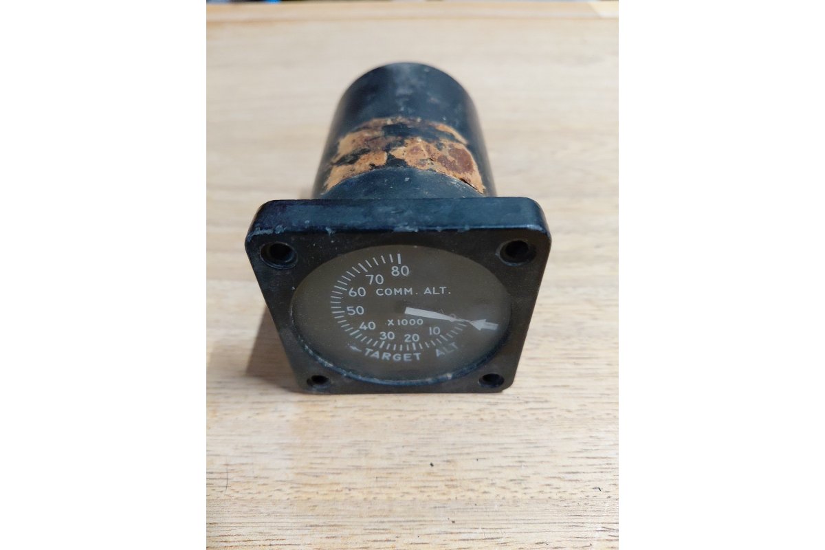 Unbranded Vintage Altimeter Comm. Although Target Altimeter