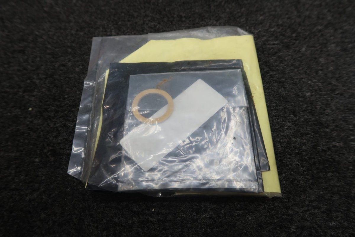 Piper NEW! PA23 Strut Seal Kit