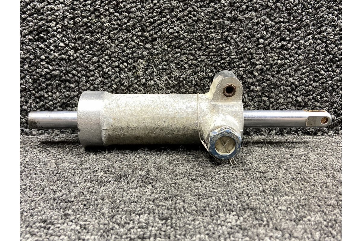Cessna Aircraft Parts 0842410-2 (Use: 0842123-1) Cessna 310Q