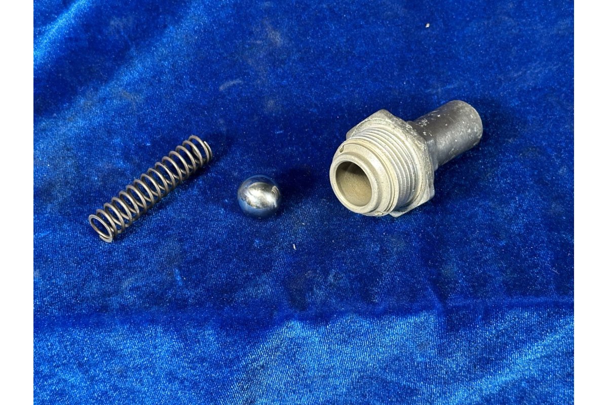 Lycoming O-320E2A VALVE ASSY - OIL