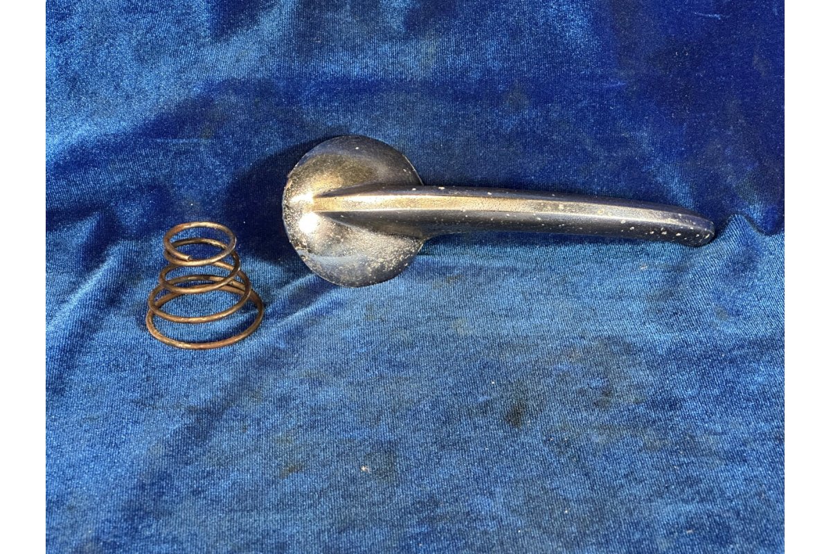 Piper PA 28-140 HANDLE - INSIDE