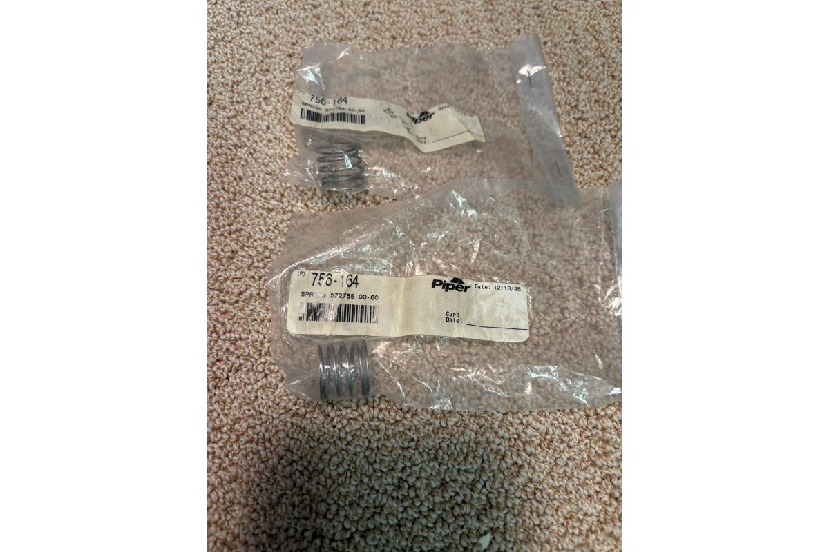 Piper 756-164 HYD FILTER SPRING 2EA NEW