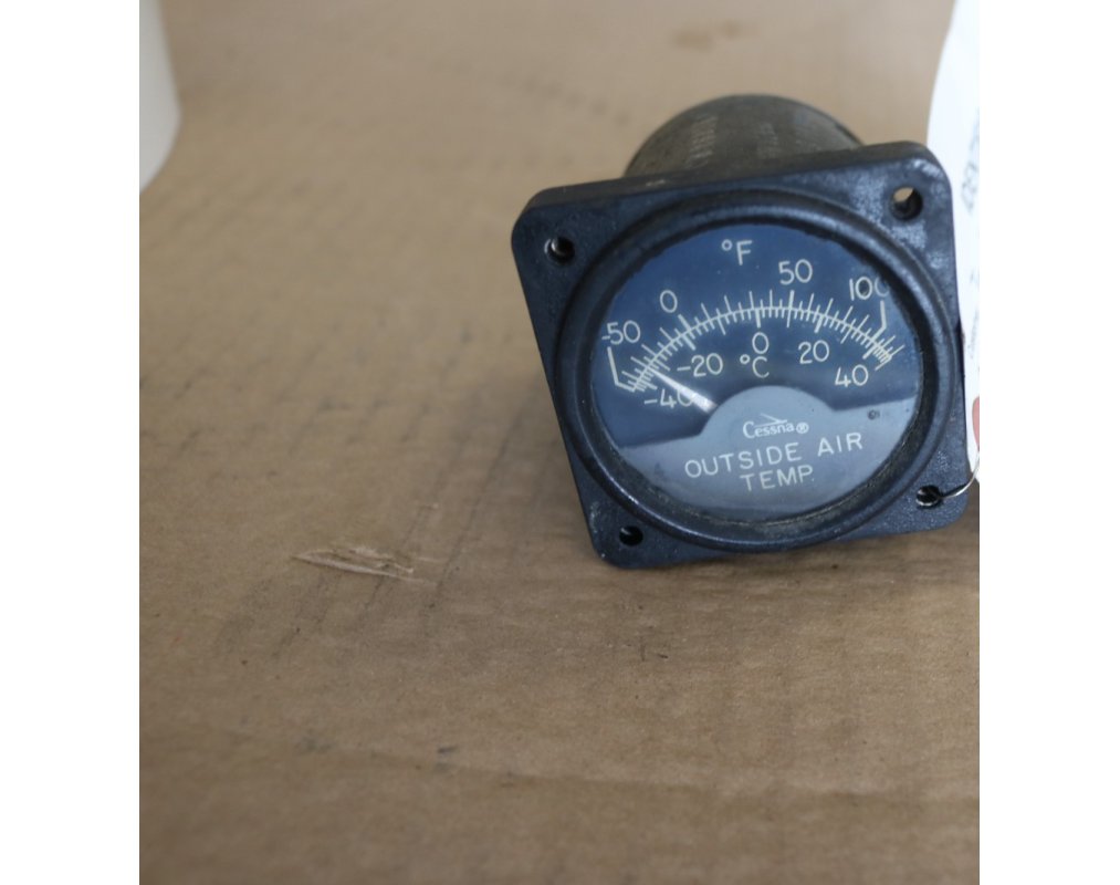 Cessna 340 Outside Air Temperature (OAT) Gauge