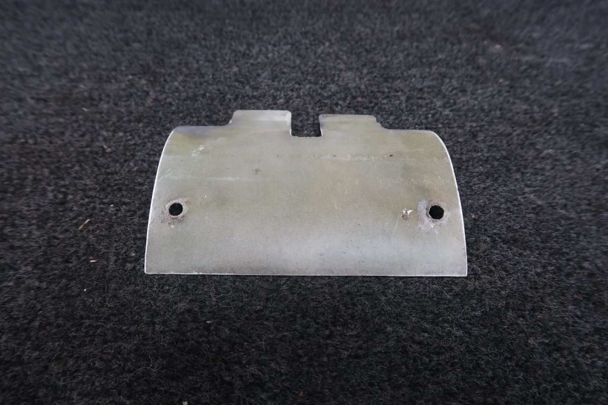Cirrus SR20 LW12 Lower Wing Access