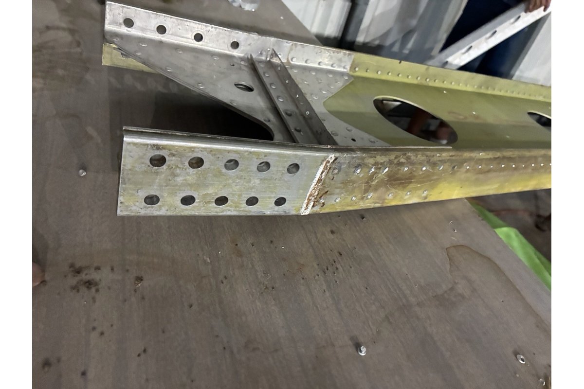 Piper Aircraft Parts 66623-001 Piper PA28-181 Inboard Leading
