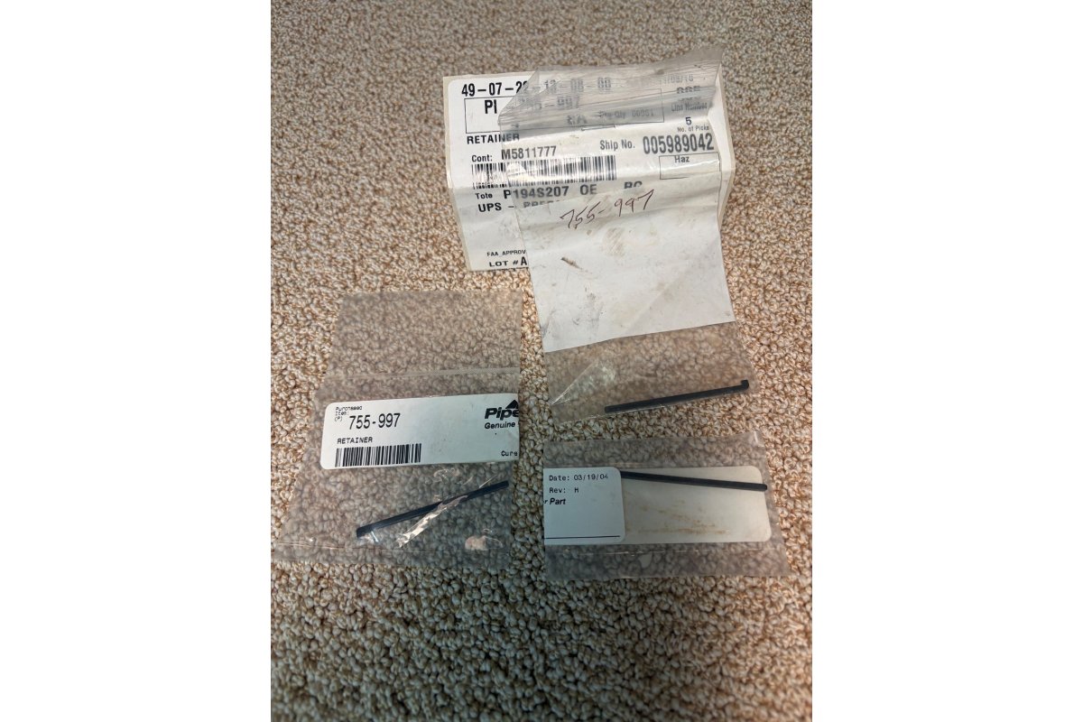 Piper 755-997 ACUATOR RETAINERS 3EA NEW